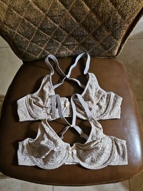 Lot Of 2 Wacoal Halo Lace T-Shirt Unlined Underwire Floral Lace Bras Seamless